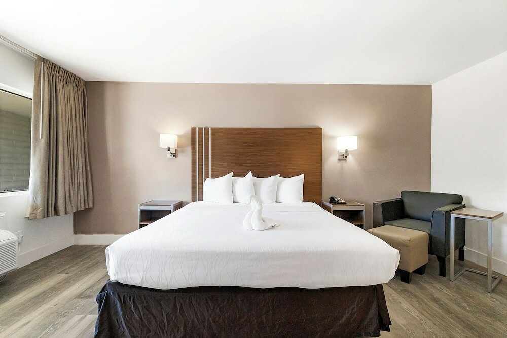 Фото Heritage Inn Express Roseville