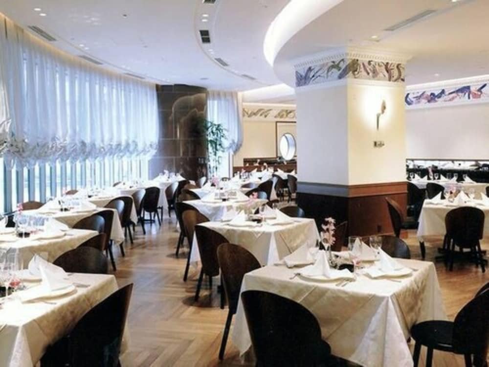 Фото Sapporo Garden Palace