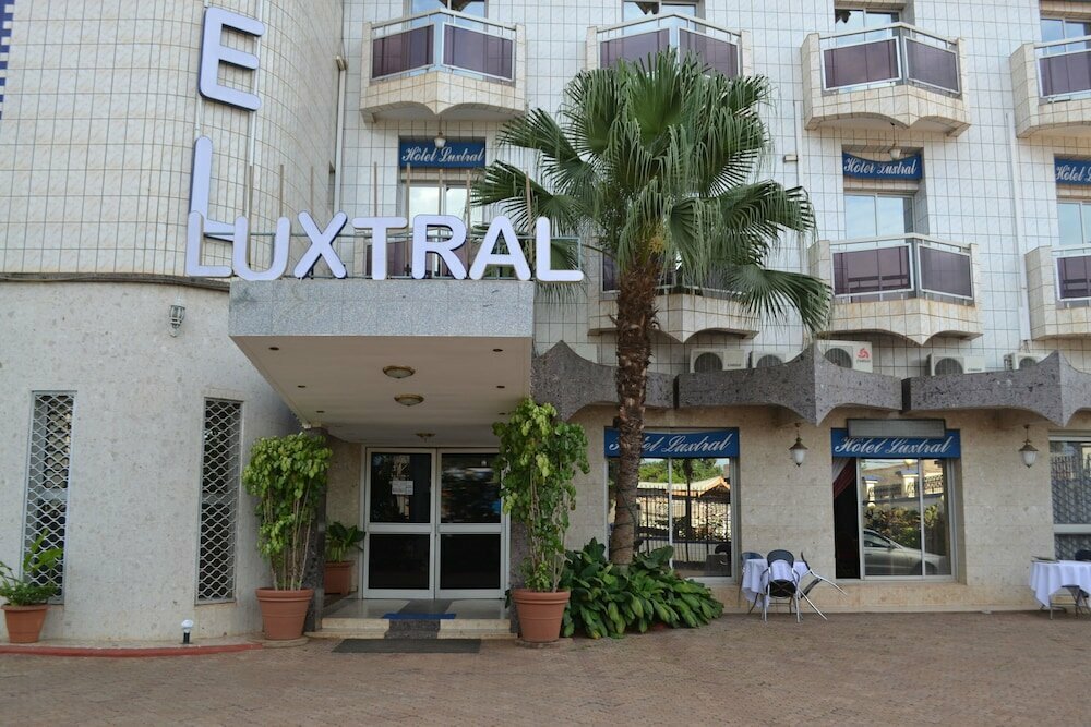 Hotel Hotel Luxtral, Yaoundé, photo