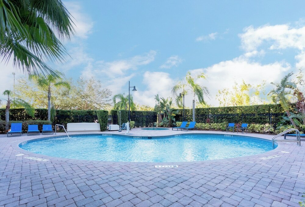 Фото Holiday Inn Express & Suites, International Drive, an Ihg Hotel