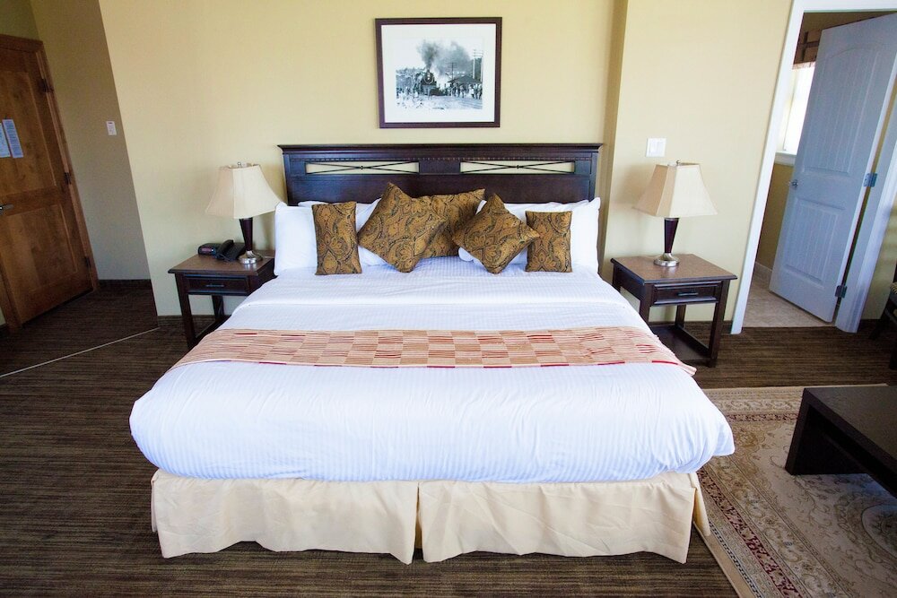 Фото Days Inn by Wyndham Surrey