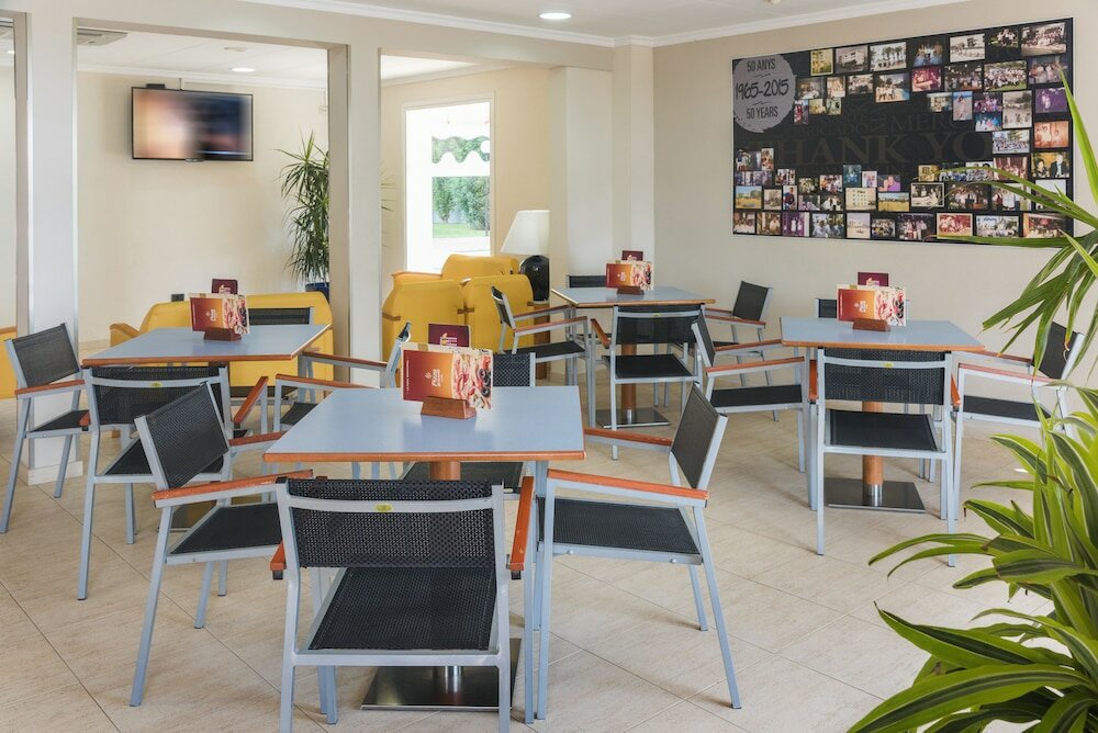 Фото Hotel Sorrabona