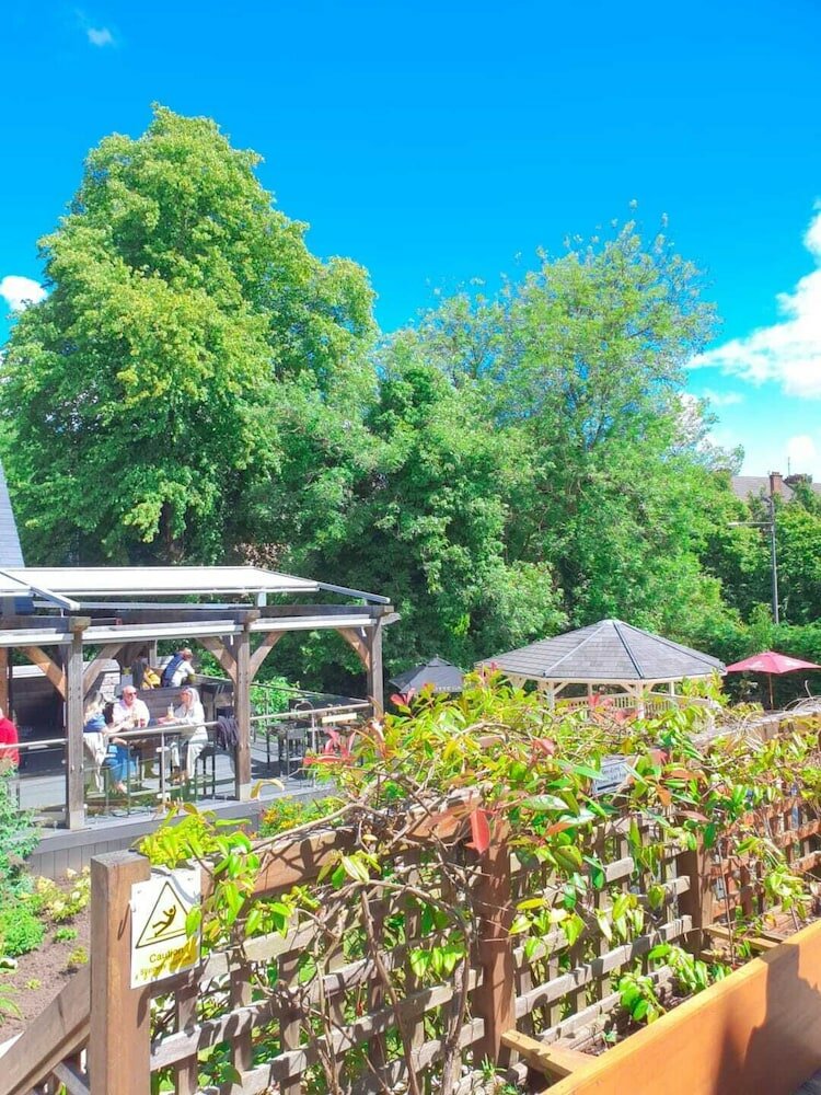 Фото Number 10 Hotel