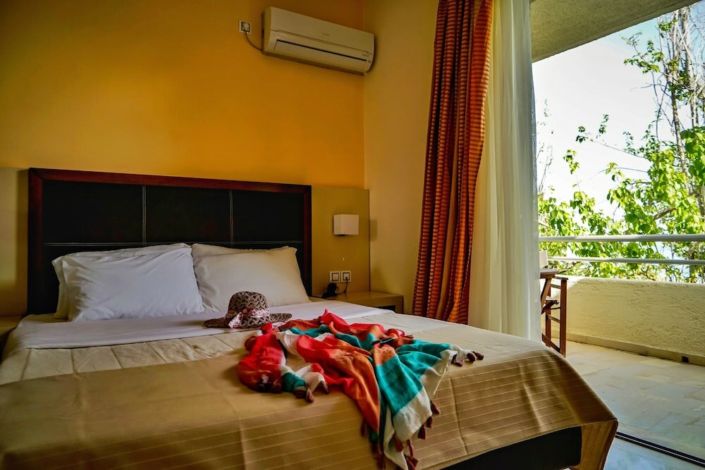 Фото Kokoni Beach Hotel