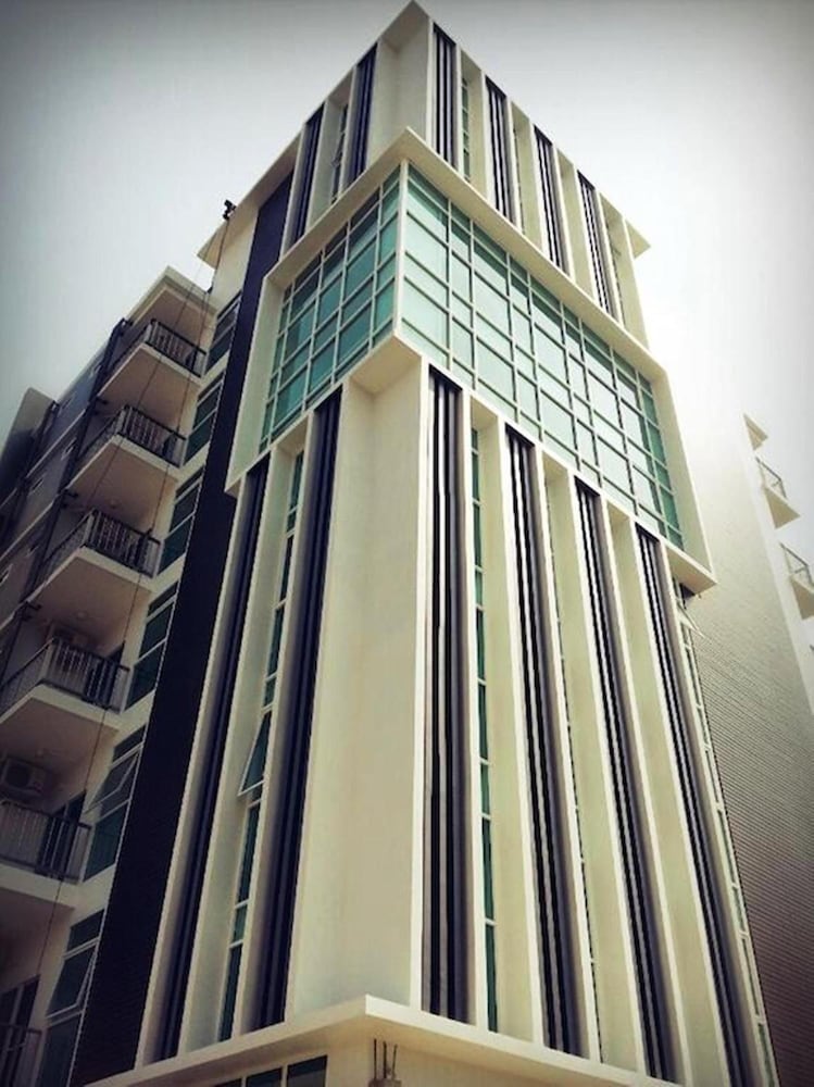 Фото Wealth 30th Apartment