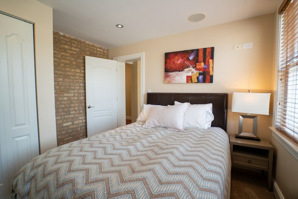 Фото Roscoe Village Guesthouse