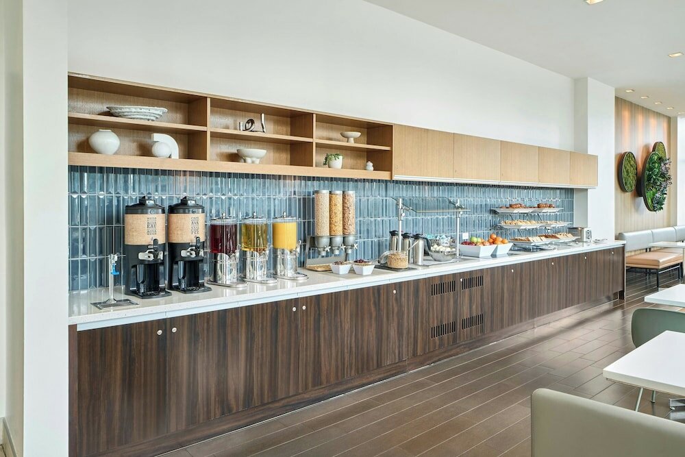 Фото Element Vancouver Metrotown