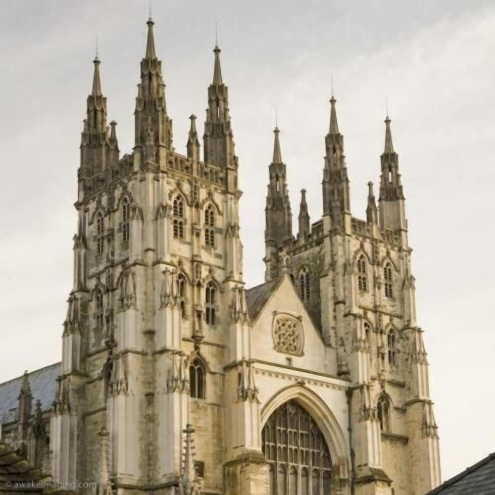 Фото The Coach House Canterbury