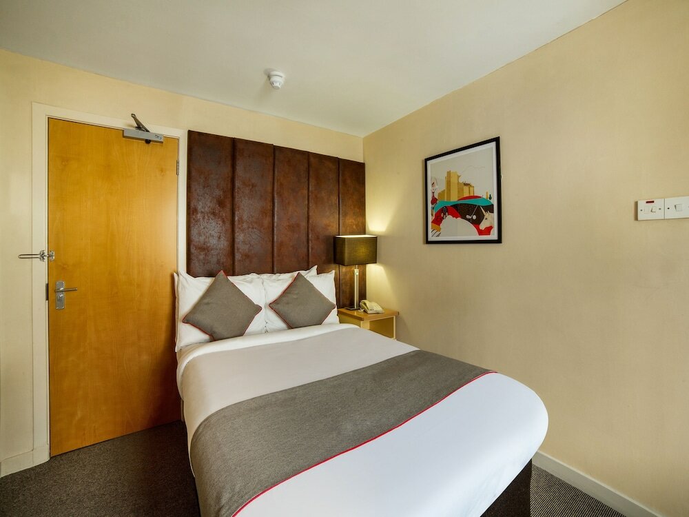 Фото Oyo Flagship Brentwood