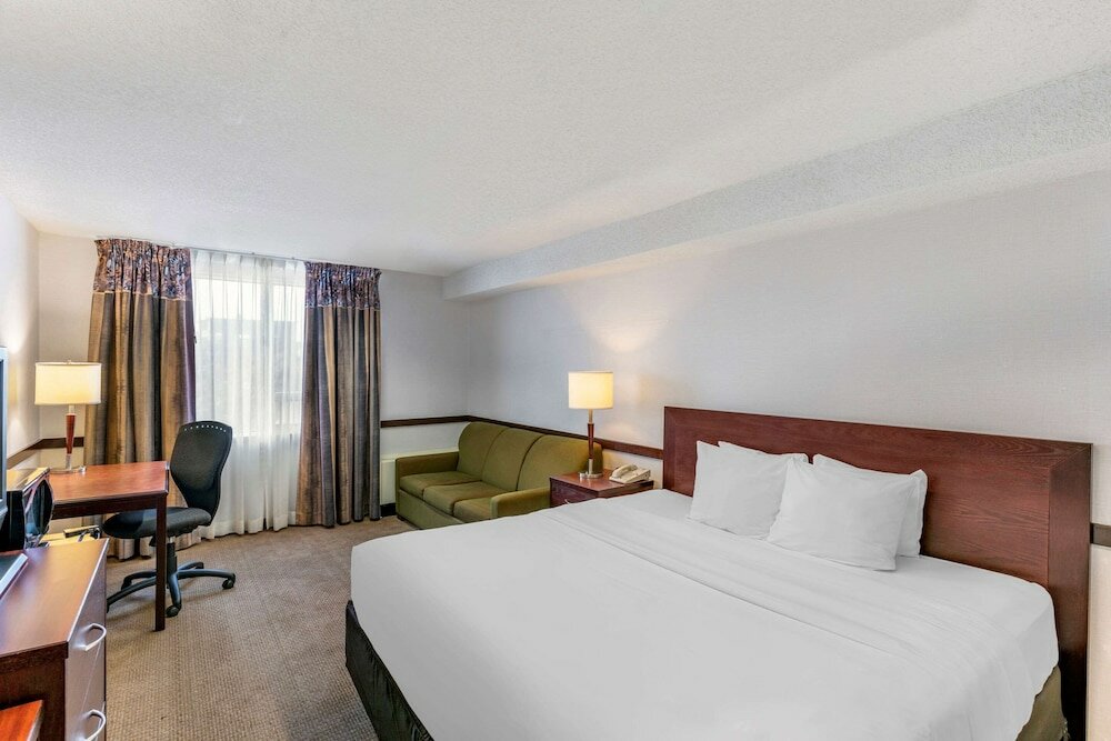 Фото Quality Hotel & Suites Montreal East