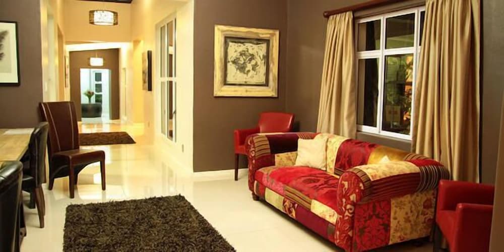 Фото Village Boutique Hotel