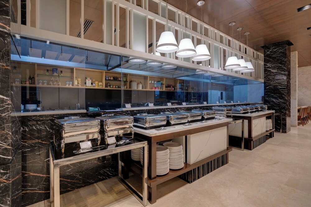 Фото Courtyard by Marriott Surat