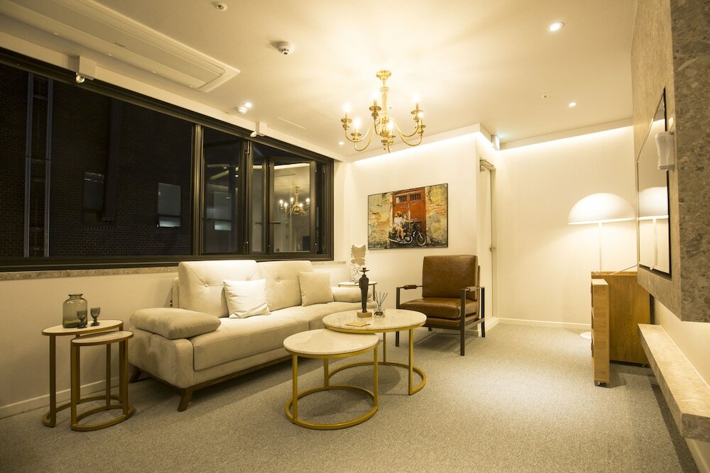 Фото Uh Suite The Jongno