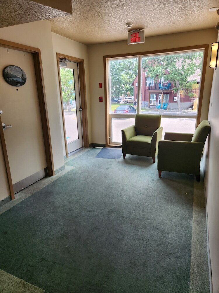 Фото Waterton Lakes Lodge Resort