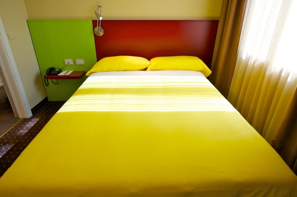 Фото Ibis Styles Parma Toscanini