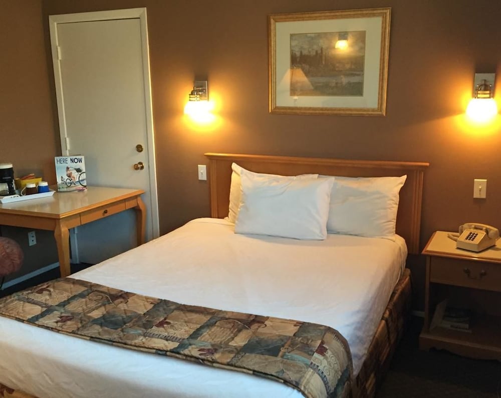 Фото Canadas Best Value Inn Kelowna