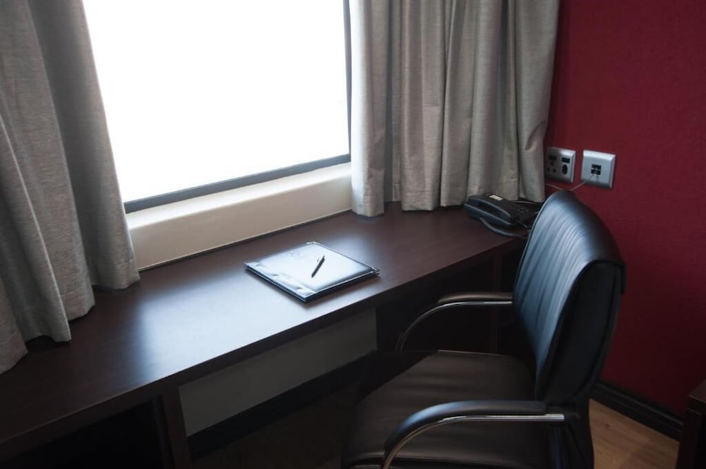 Фото Hotel Savoy and Conference Centre