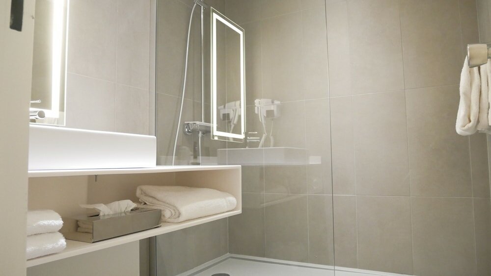 Фото Novotel Narbonne Sud