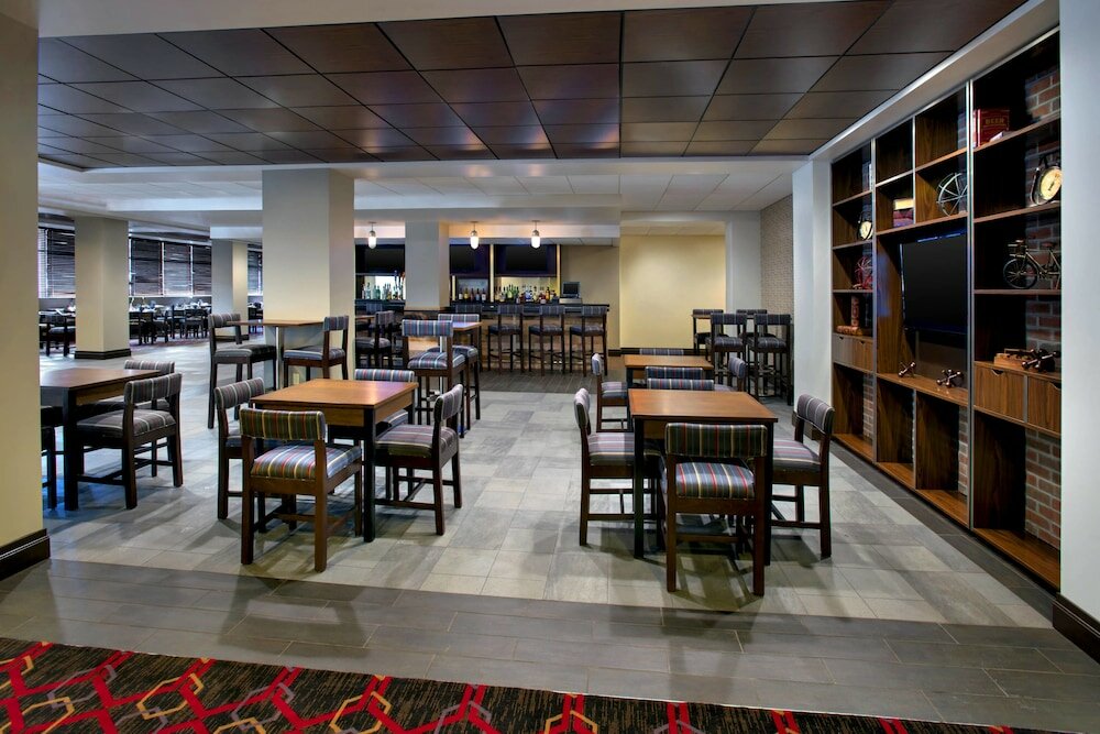 Фото Four Points by Sheraton Charleston