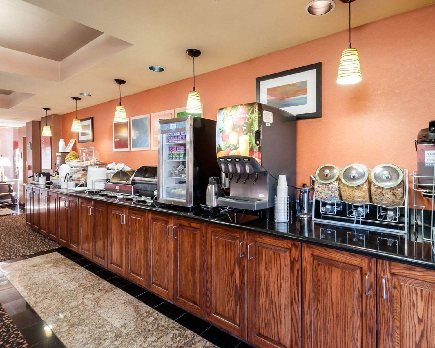 Фото Comfort Suites Dulles Airport
