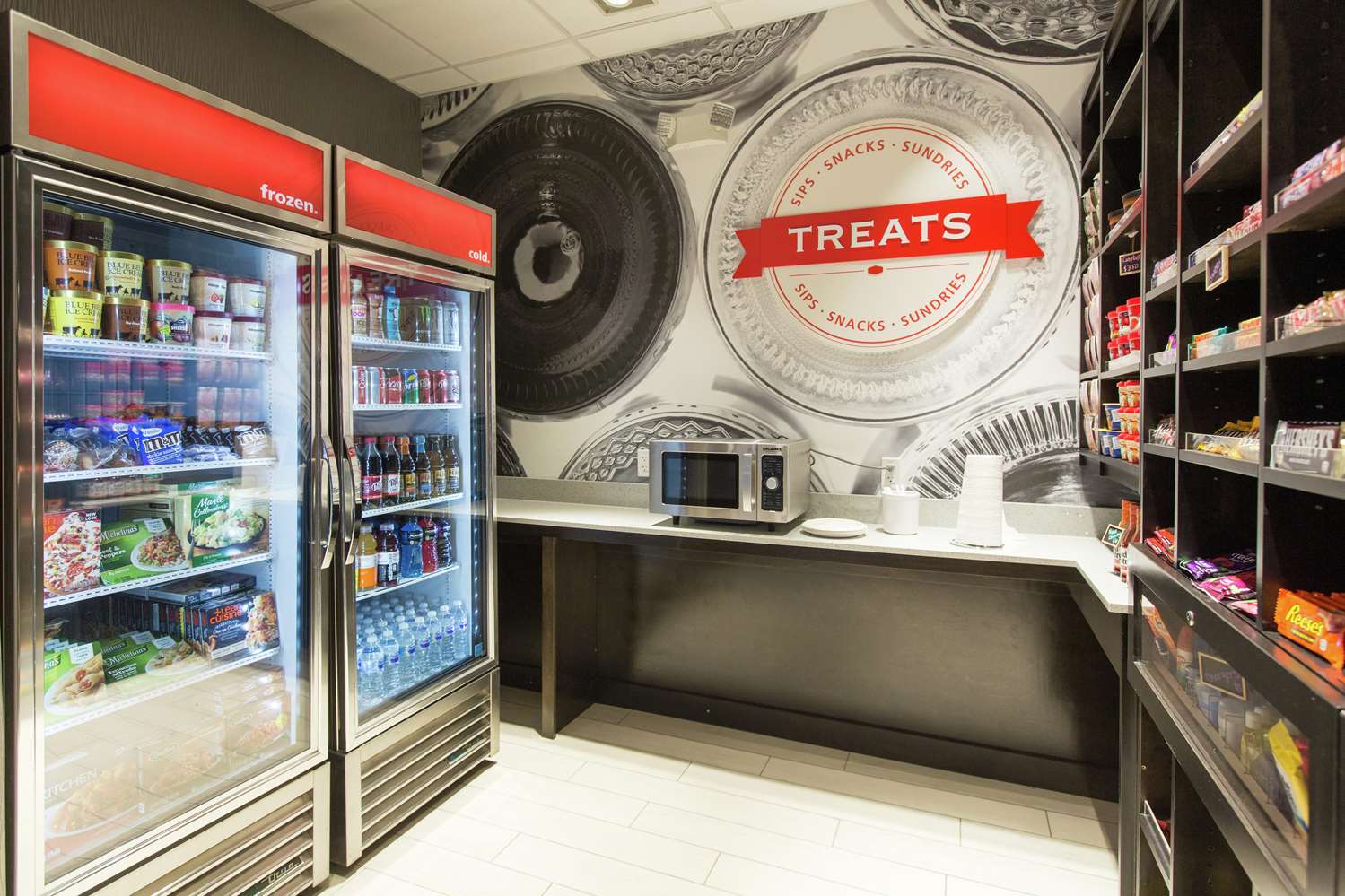 Фото Hampton Inn Mustang