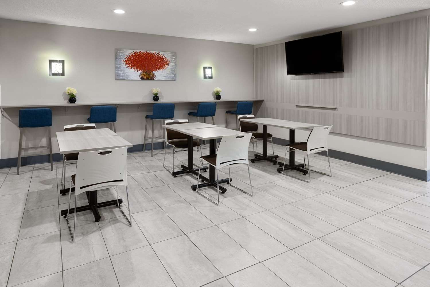 Фото Microtel Inn by Wyndham Raleigh Durham Airport