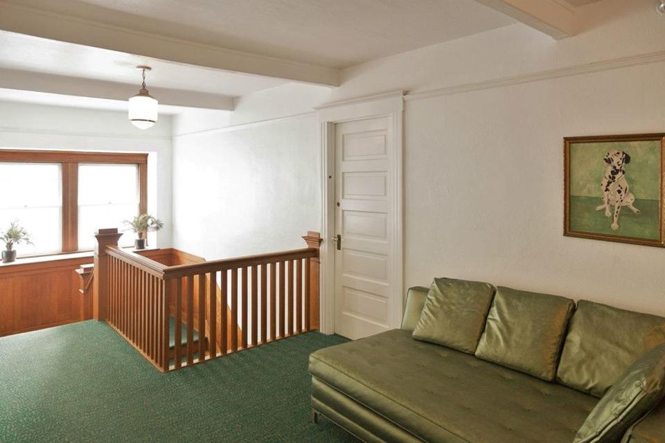 Фото Orange Drive Hostel