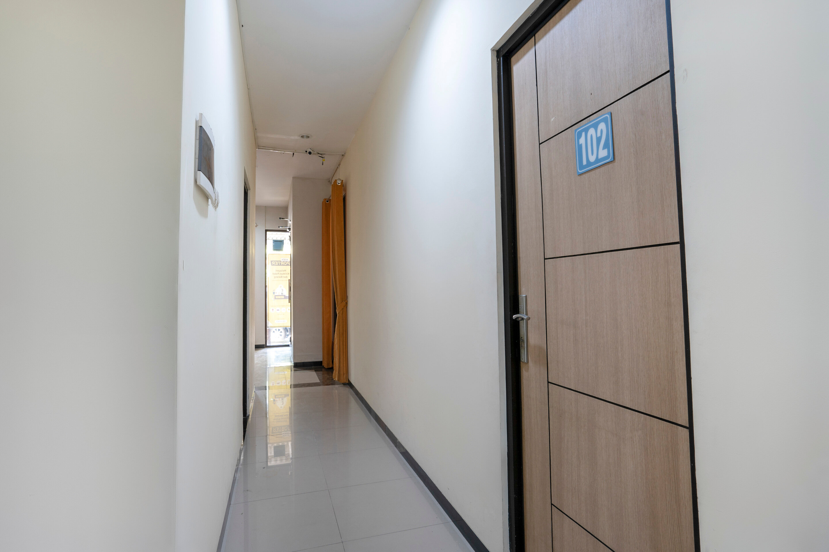 Фото RedDoorz Syariah near Airlangga University Campus B