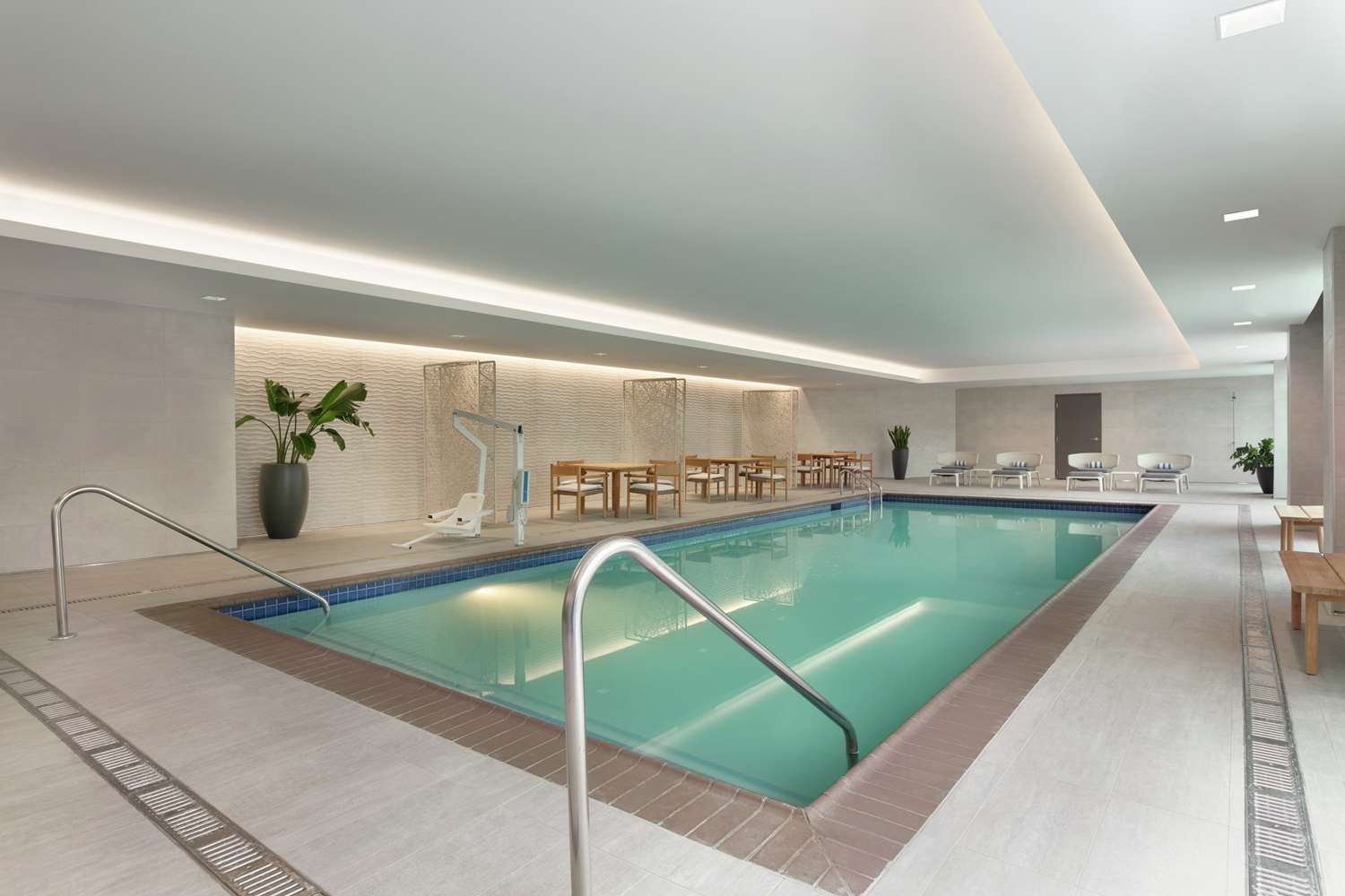 Фото Embassy Suites by Hilton Atlanta Midtown