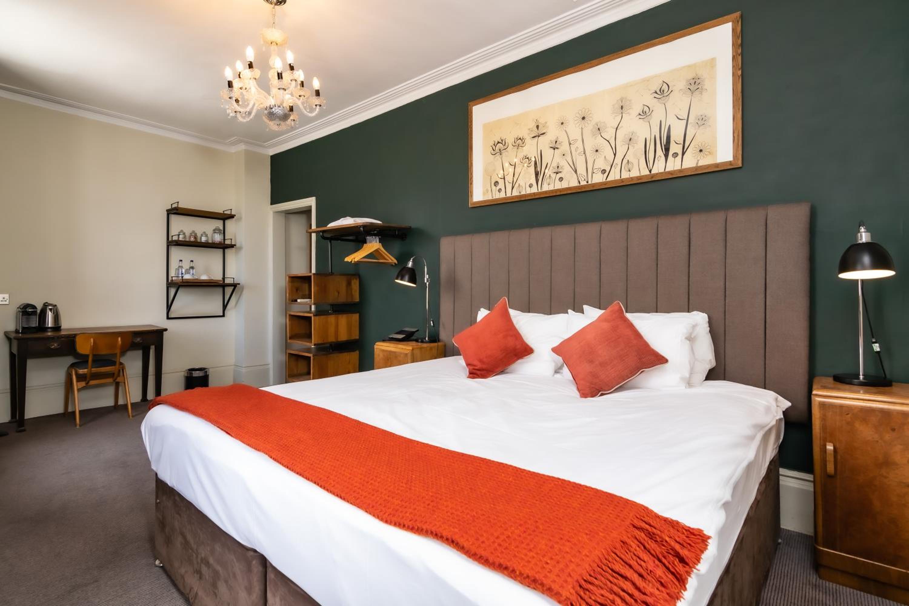 Фото Kew Gardens Hotel