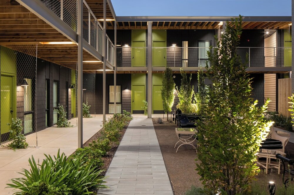 Фото Bradford House