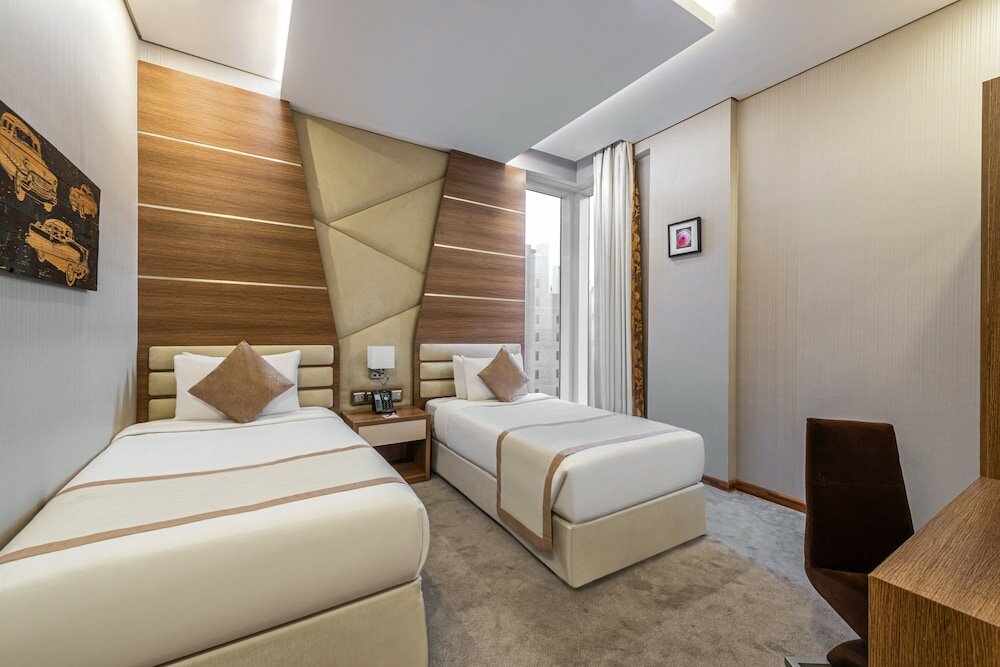 Фото Crown Rose Hotel