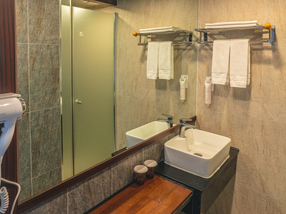 Фото Hotel With City