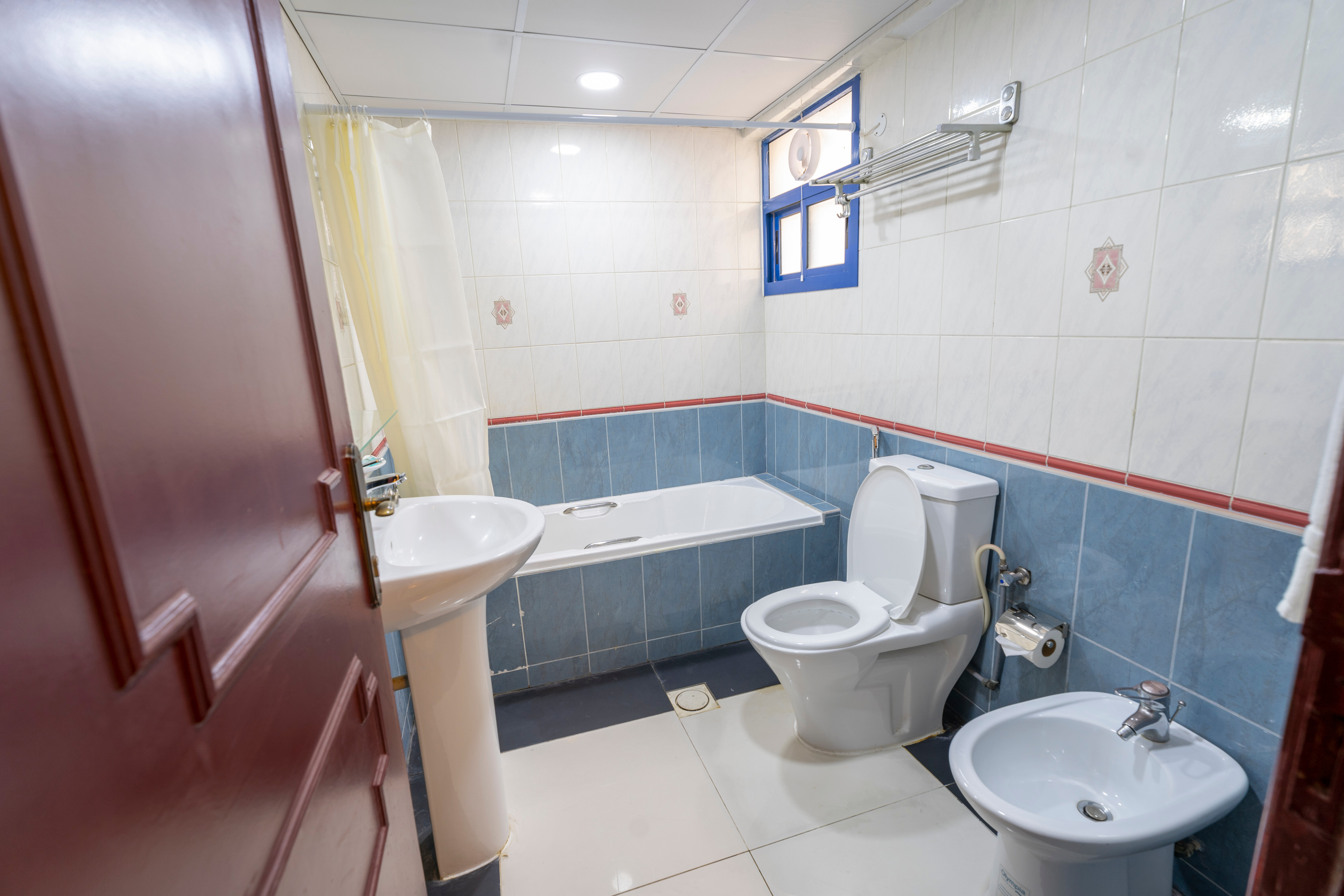 Фото Majestic Hotel