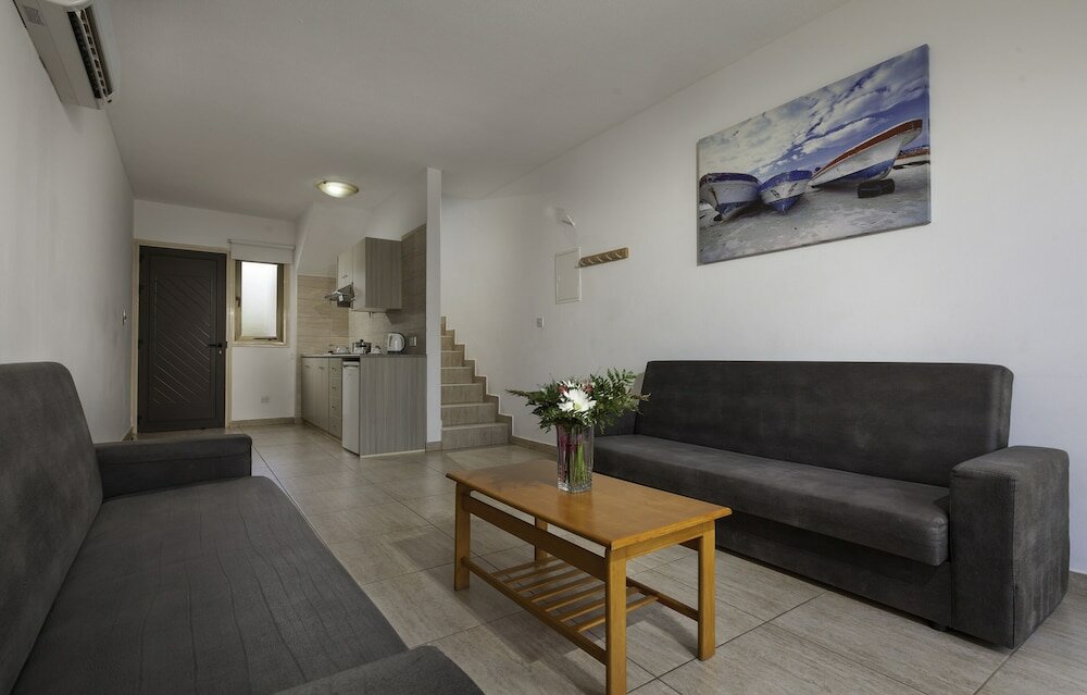 Фото Penelope Beach Hotel Apts