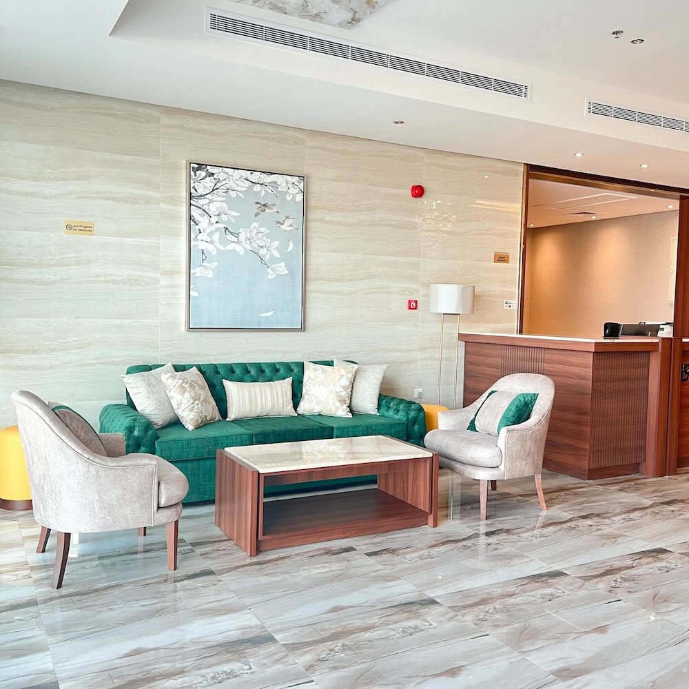 Фото Level Nine Hotel