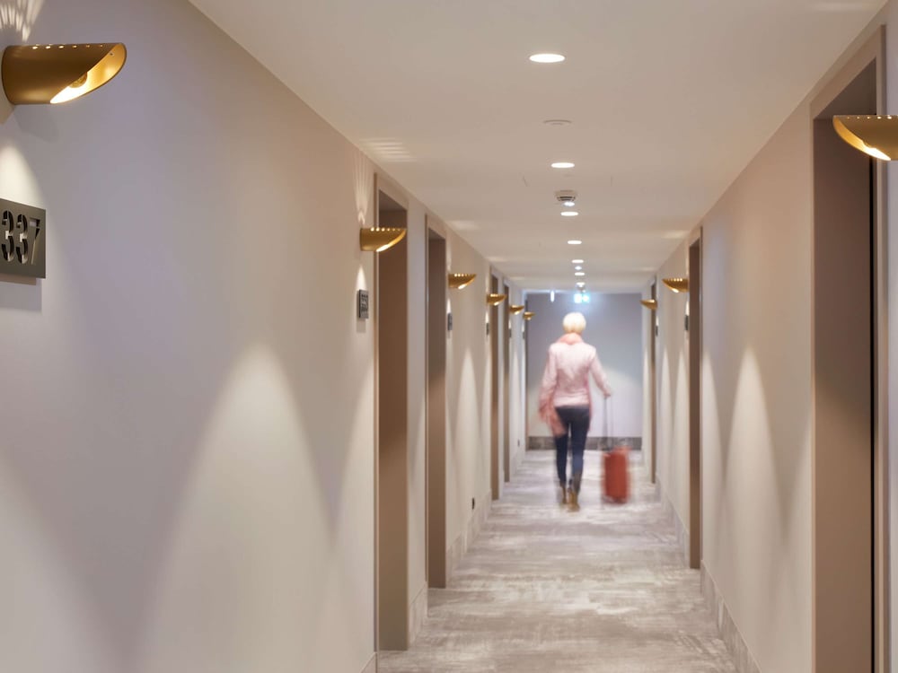 Фото Novotel Hamburg Central Station