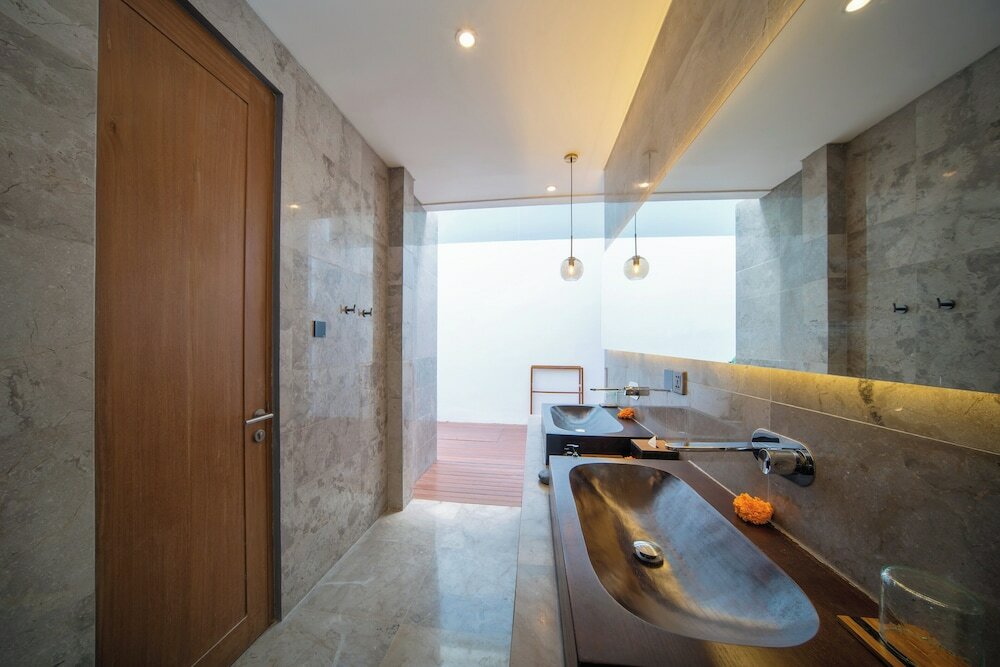 Фото Ayona Villa Canggu by Ini Vie Hospitality