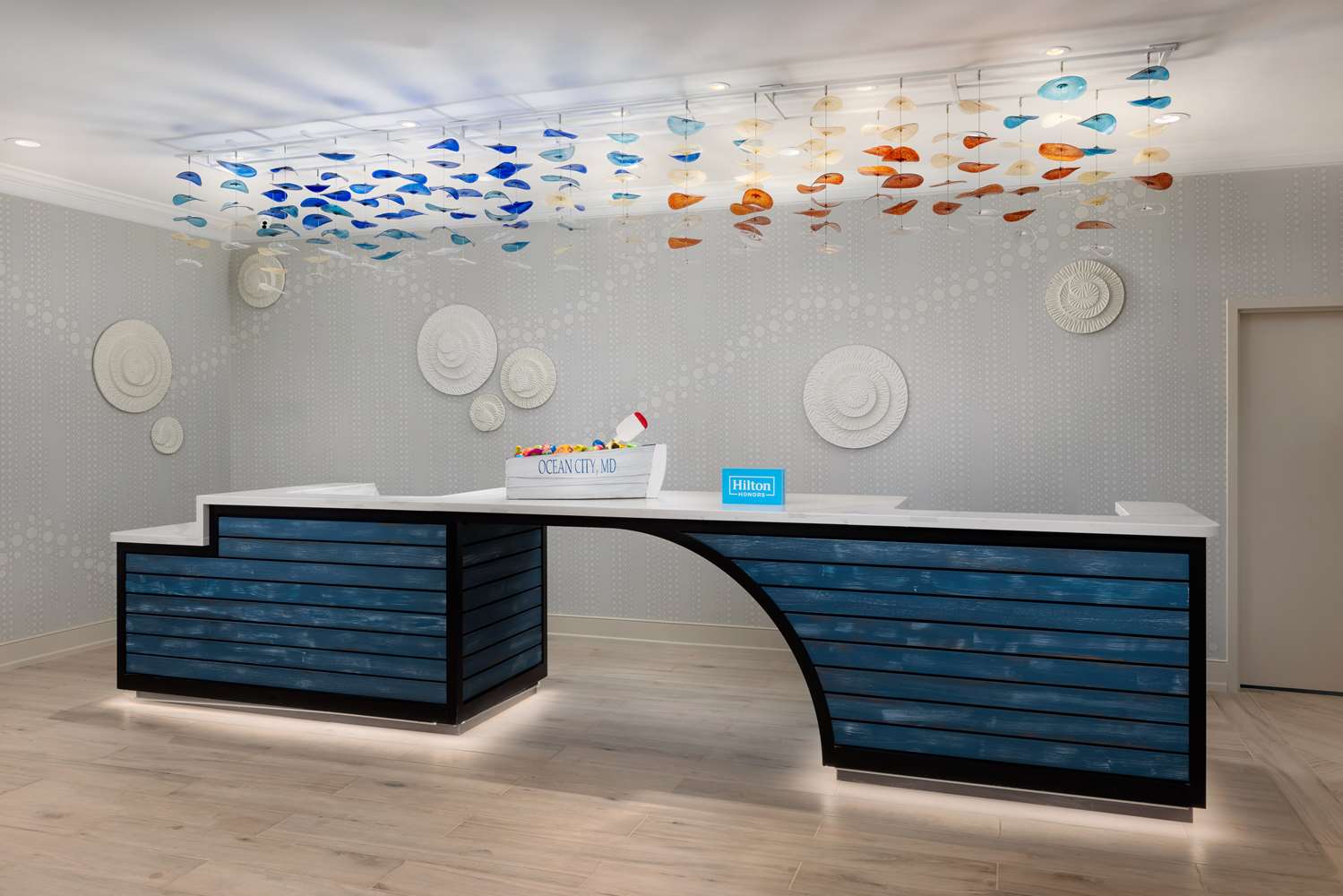 Фото Dunes Manor Hotel and Dunes Suites