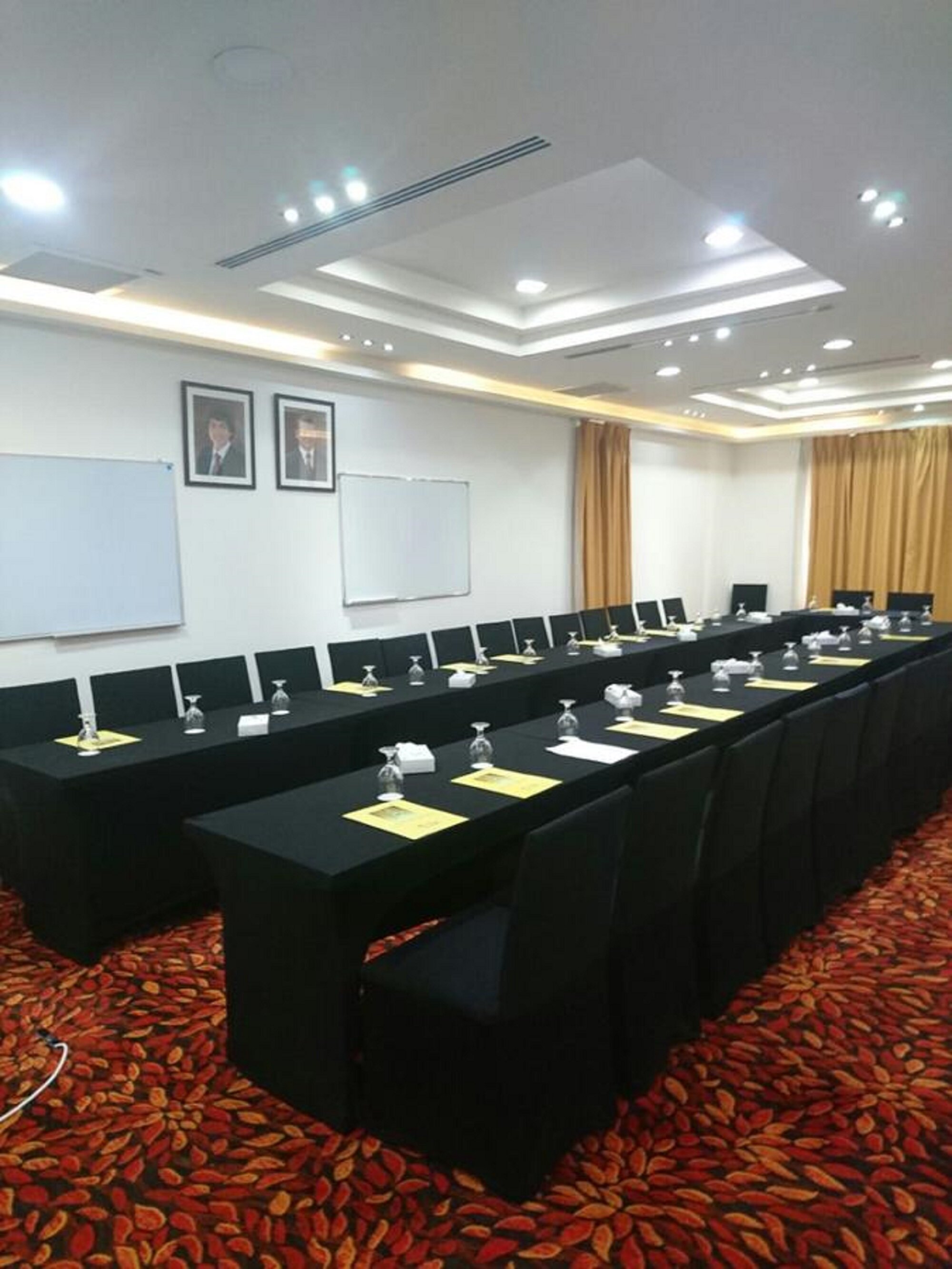 Фото Arena Hotel by Trend