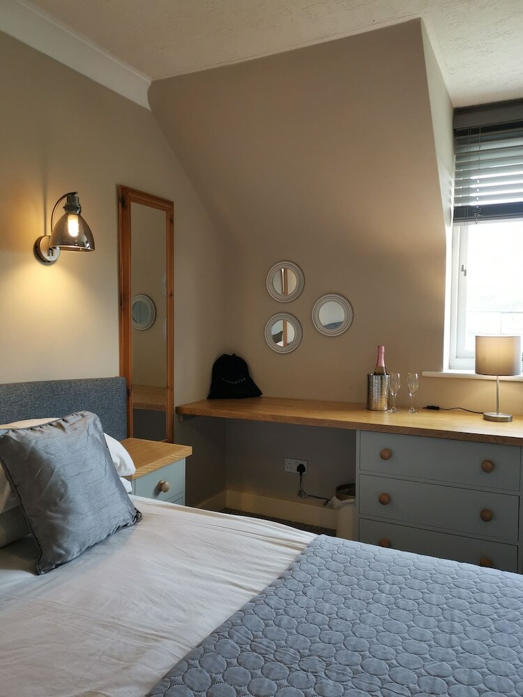 Фото River Haven Hotel