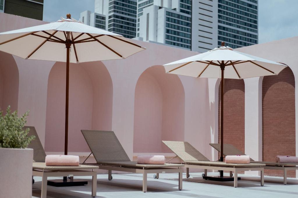 Фото Away Bangkok Sukhumvit