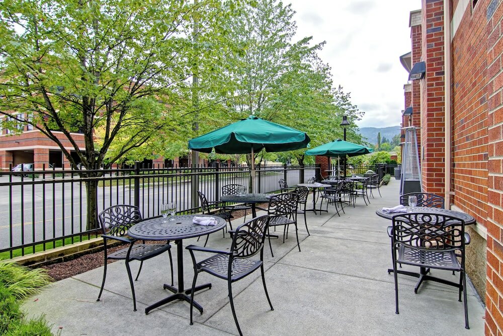 Фото Hilton Garden Inn Seattle/Issaquah