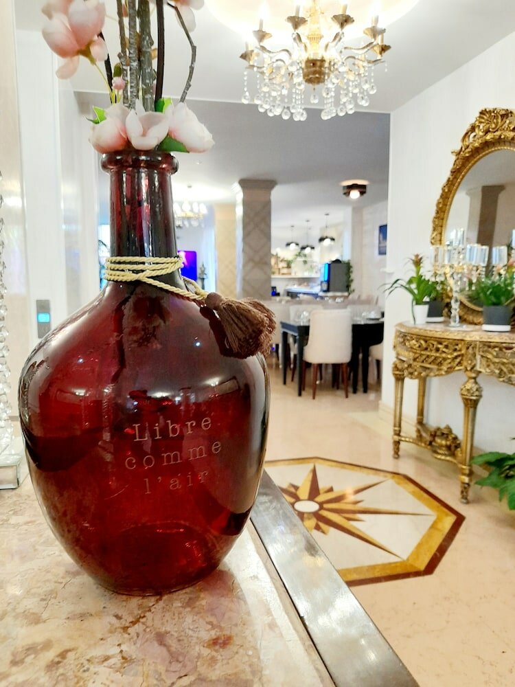 Фото Hotel Royal