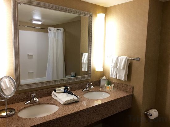 Фото The Rewind West Des Moines, Tapestry Collection by Hilton