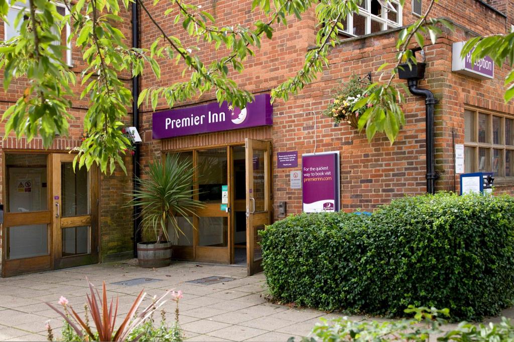Фото Premier Inn London Harrow
