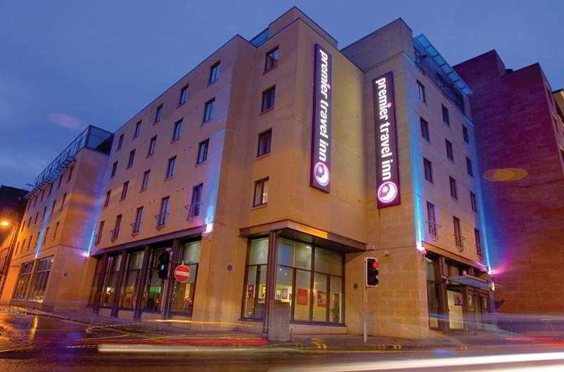Фото Premier Inn Edinburgh Central hotel