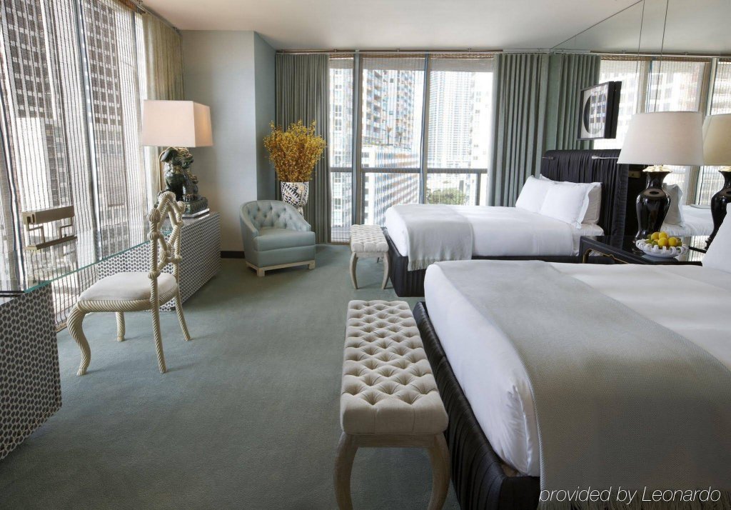 Фото Icon Brickell Downtown W Miami Suites