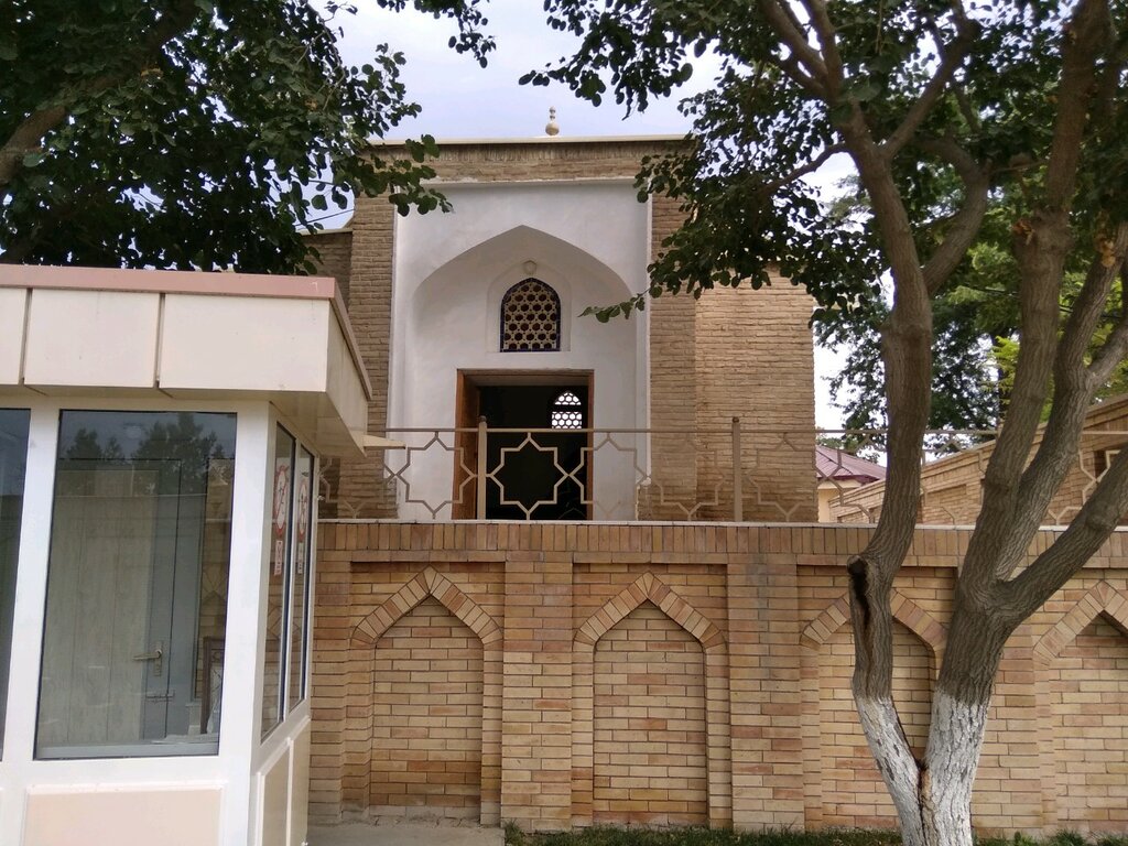 Landmark, attraction Mausoleum of Makhsumbobo, Samarkand, photo