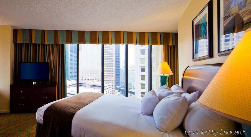 Фото C. Baldwin, Curio Collection by Hilton